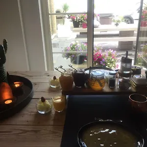 Sixteen Couette-café